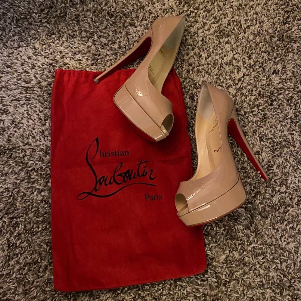 Christian Louboutin lady peep